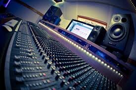 We work hard to help you achieve the status in the game that every up and comer wants. Works with UMG,MTV,VH1,HBO,BTNH,LAYZIEBONE