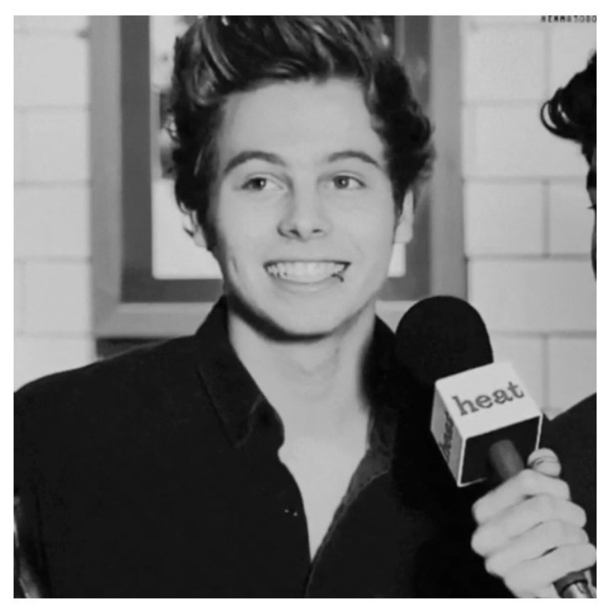 FOLLOW @Carol_1996_CF BC GOALS GUYS!!