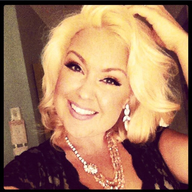 janetjaynar's profile picture. Award winning makeup and hair stylist specializing in weddings. I don't know everything, but what I do know, I'll gladly share with you. makeup. fashion. love.