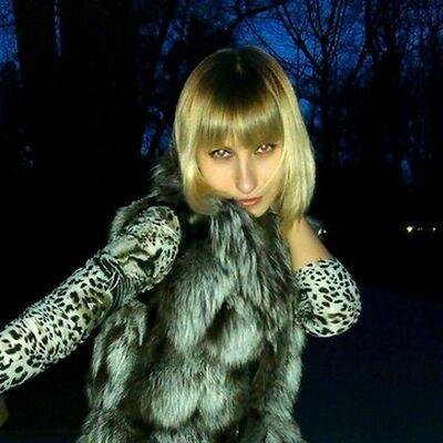 Живу в интересном городе. В жизни достаточно раскрепощенная. Люблю обмениваться мнениями. Стараюсь жить естественно.