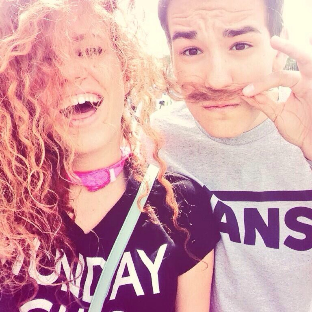 Free follow from @BriWhitesides!! Rt the tweet below please!