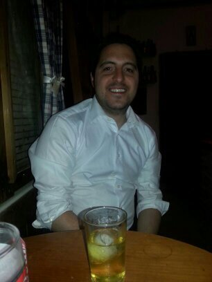 Licenciado en Historia por la Universidad de Sevilla.Disfruta viviendo en la ciudad mas bonita del mundo. El orden es el principio de todas las cosas.