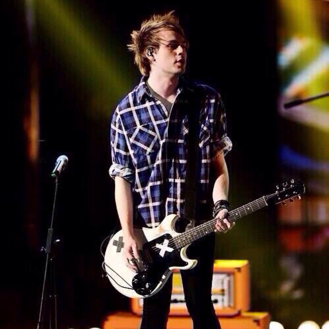 FOLLOW @SantaCruzMuke
ASK FOR FOLLOW BACK