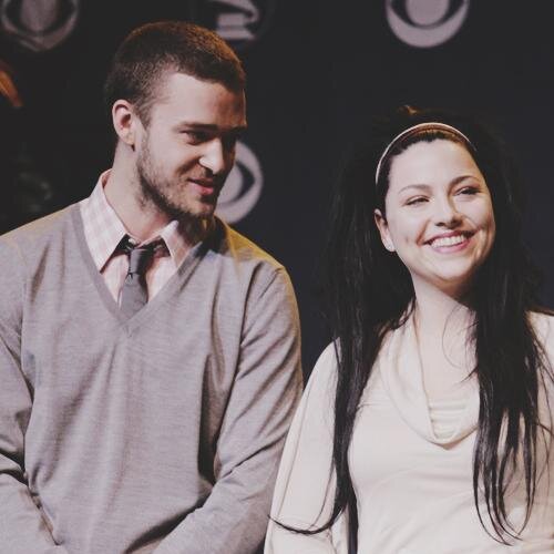@vlavla   @ddlovato @evanescence