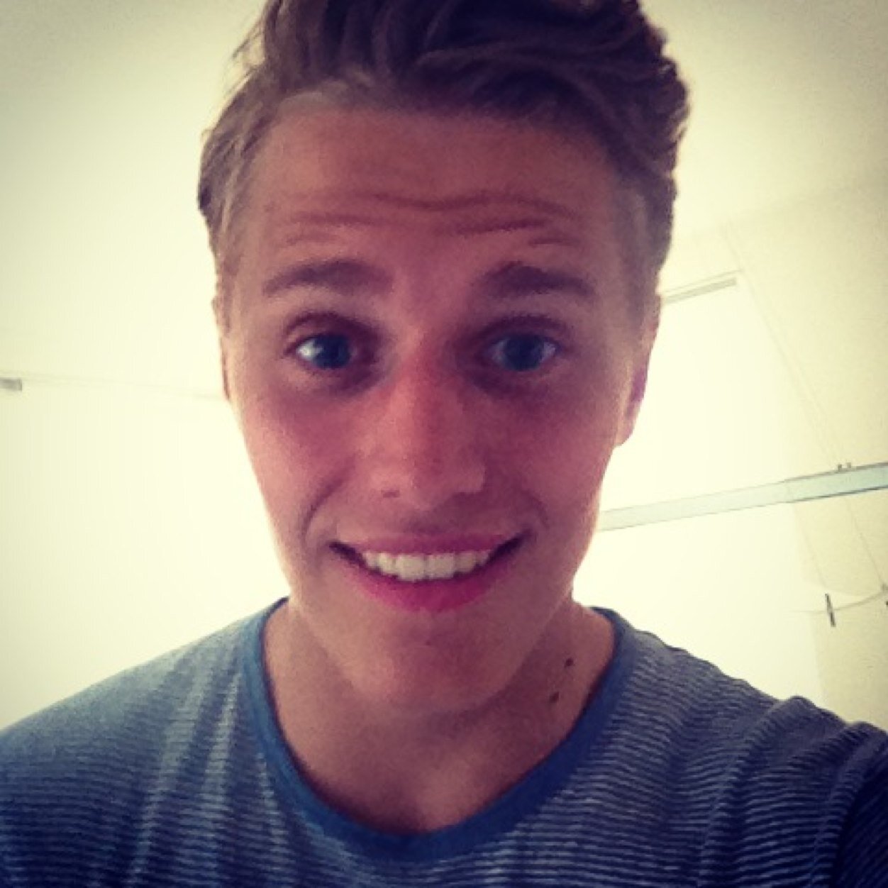 Volg me op insta: caswesselink1 - snowboard vriend @semmorskieft :)