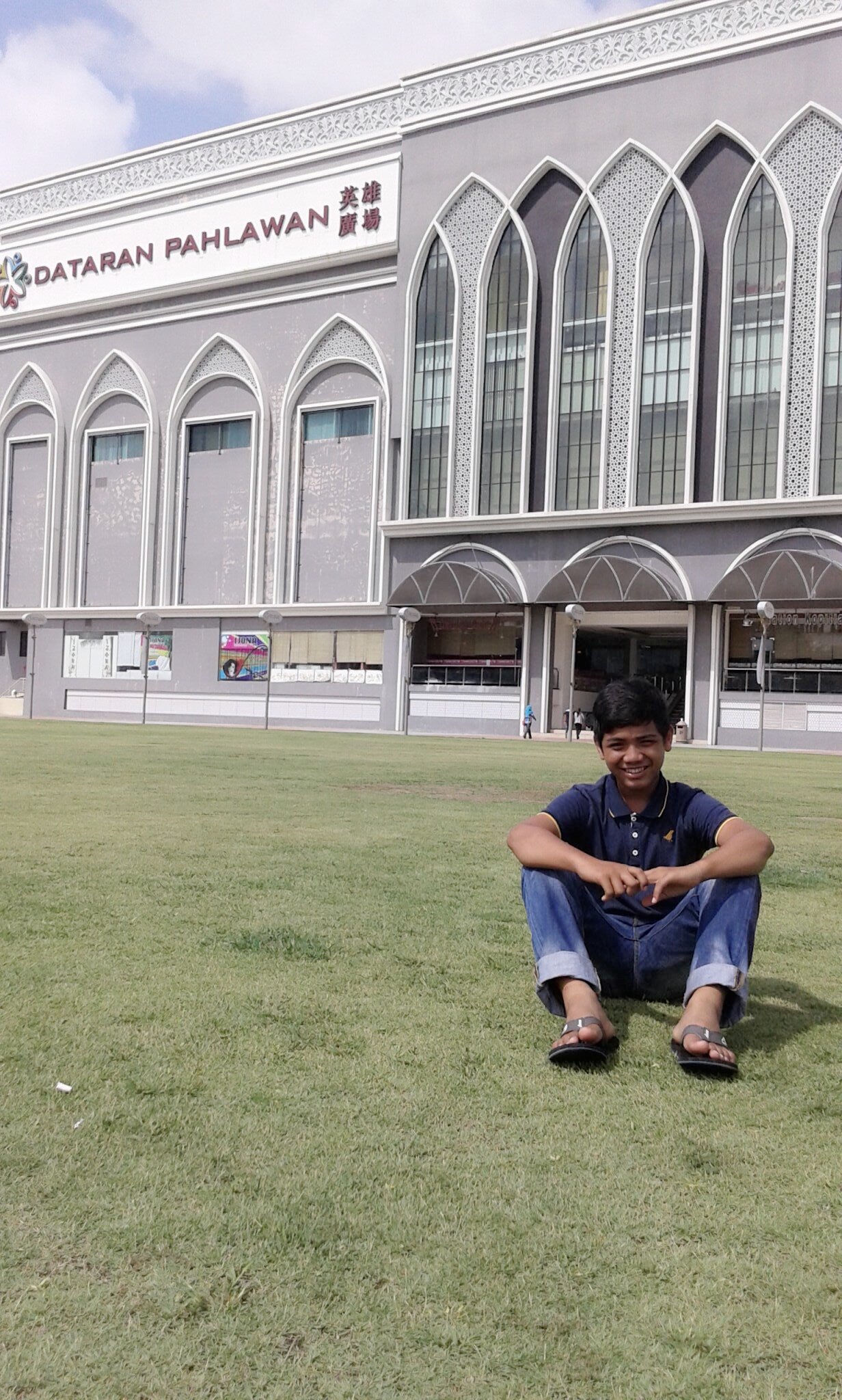 hye !! muhd suhaimi l 15 l melaka .. follow me ..