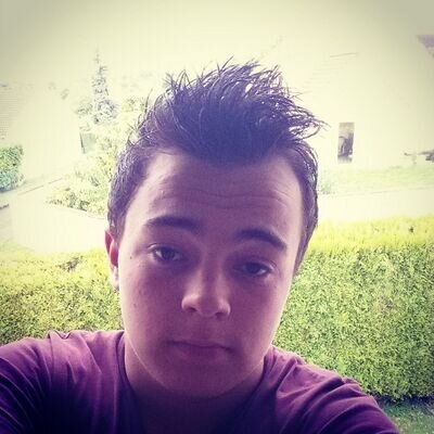 Simon ,15 ans ,1m75 de pur inteligence , jeune footballeur français / snap =yeezy_du95 / Facebook =simon.collard , follow moi je te follow iziii