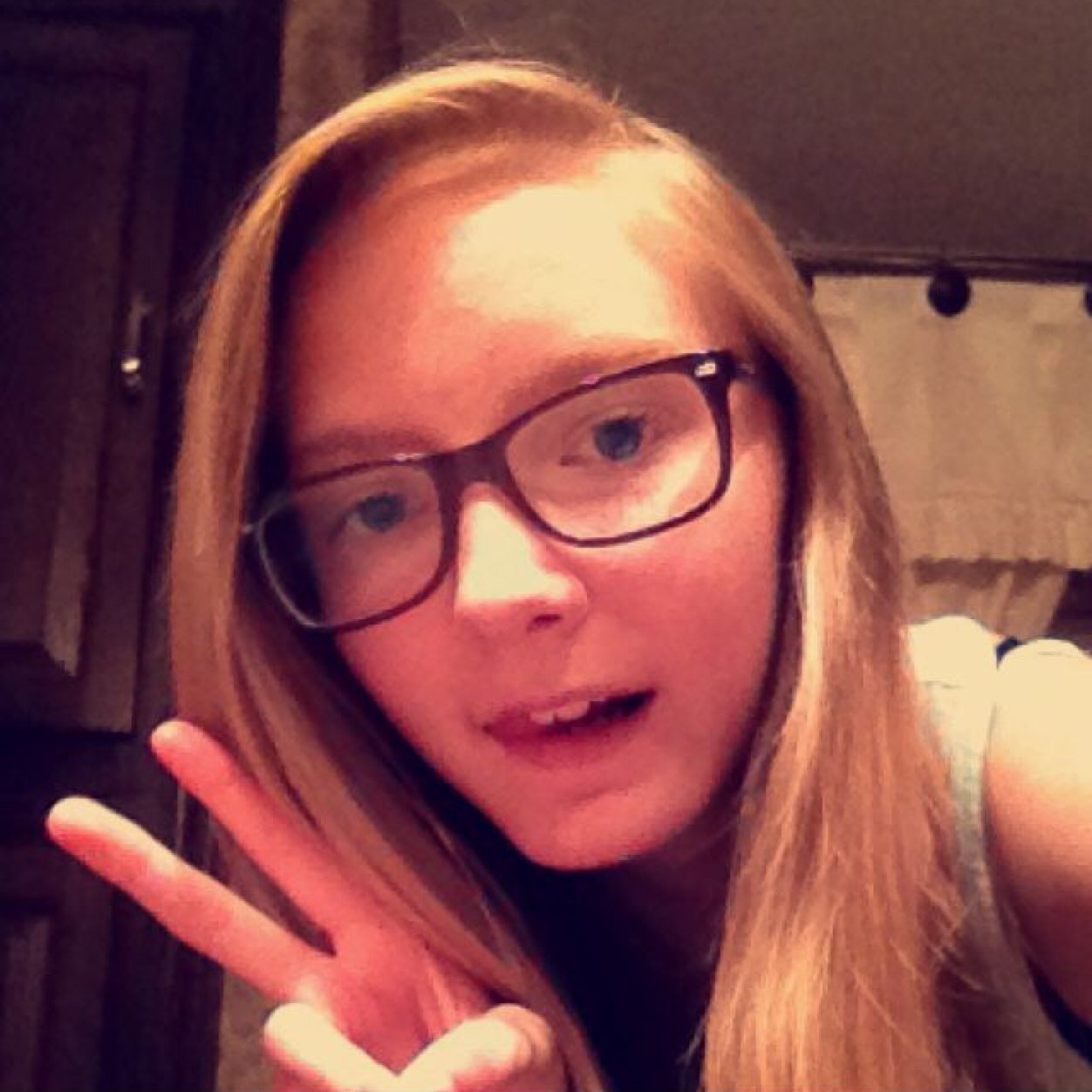 Talia Tonione here, follow me on Instagram @_scoot_27_ and follow me on twitter. Love all my trustworthy followers! And LOVE Teen Wolfs @dylanobrien