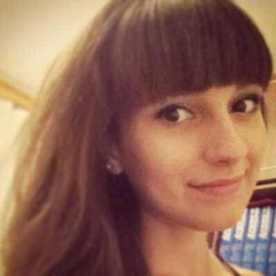 Я довольно интересная по жизни. Родилась в замечательном городе. Просто люблю обсуждать интересные новости. Стараюсь жить шутя.
