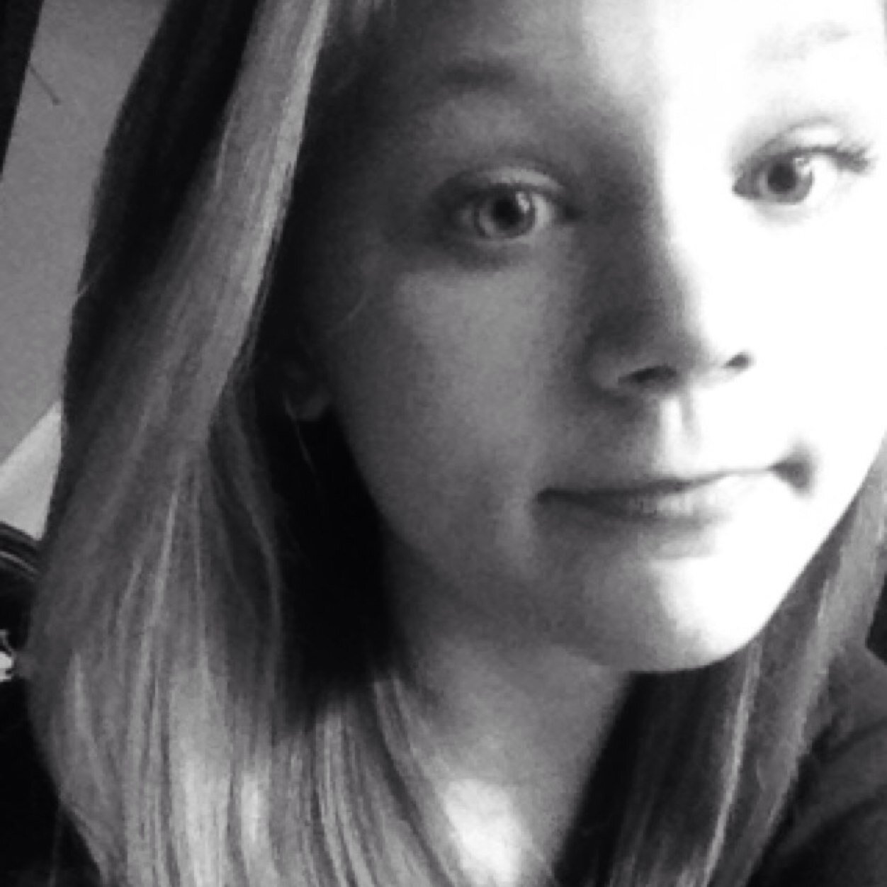 7th grade  
12-13
Jasie lynn roninson