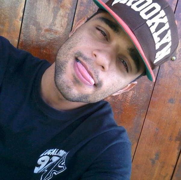 ----------- Não sei se vai valer a pena. Sei que sozinho eu sou problema ♪♫