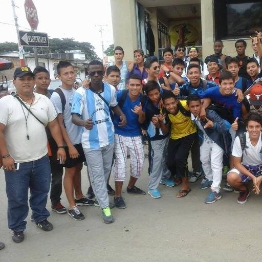 profesor de la escuela de futbol DEPORTIVO UNIVERSITARIO MASCULINO Y FEMENINO