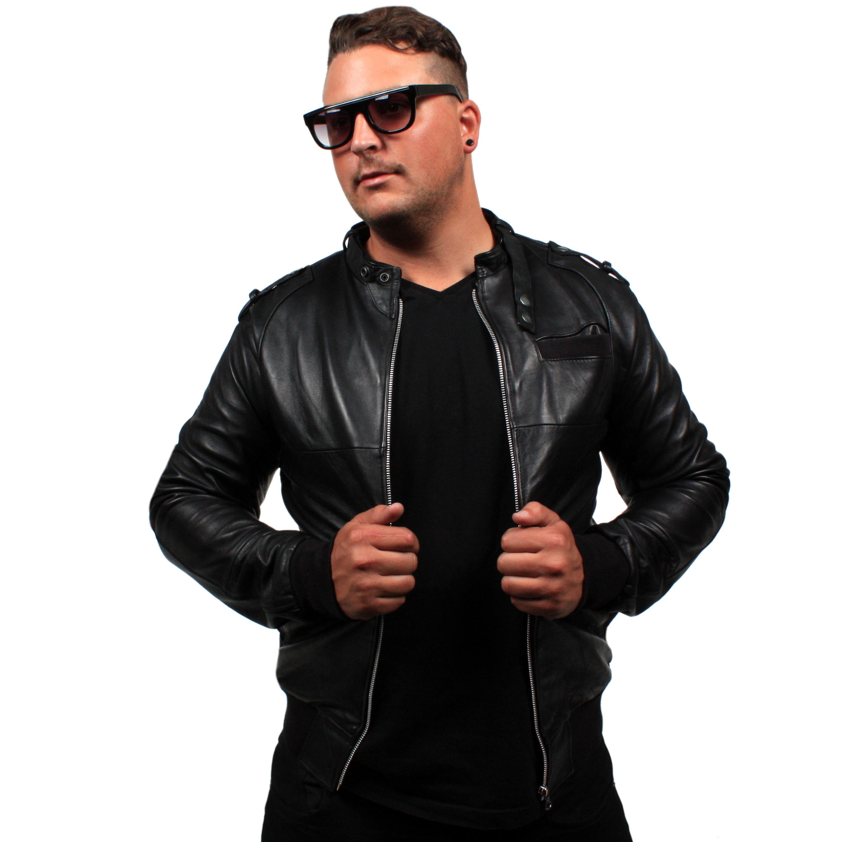 House Dj & Producer - Surfer & Music Lover ;) Living the life. child of the ocean.