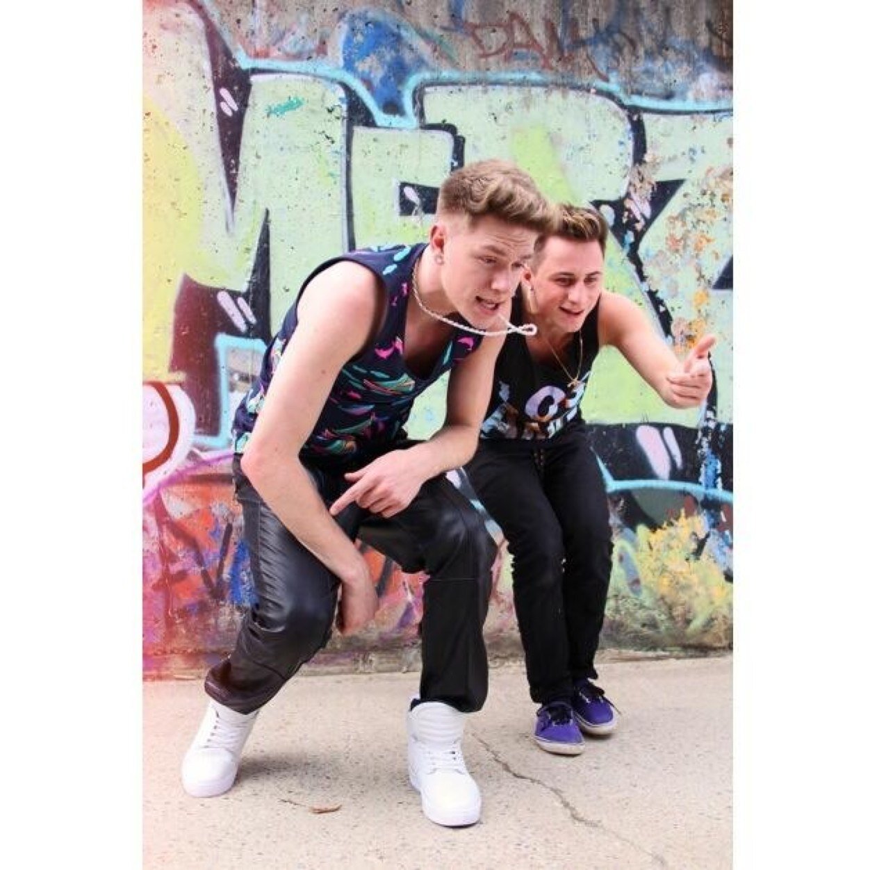 Pls follow @bizzlessmahomie