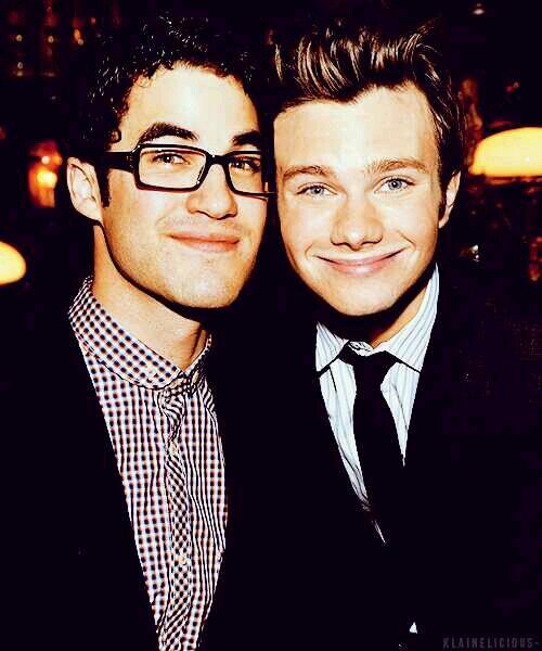 Chris Colfer&Darren Criss are the way to my heart.▶ A little bit of Klaine never hurts. Love you Cory! #RIP