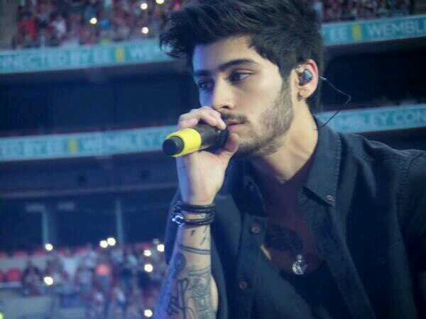 \\i have a thing for zayn maliks jawline//