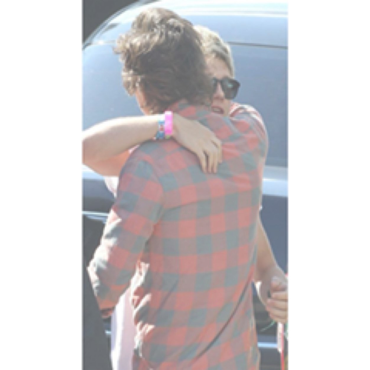 hi! i hope you're having a good day :D this is a free follow from @reignofniall (@vinylhorxn's new account) xx