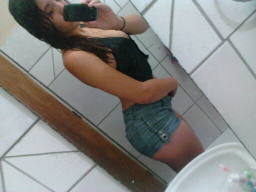Td sobre mim?/ Nome: Alana Ferreira./ Apelido(s) Dani, Ana, Aninha./ Idade: 17 aninhos/ Niver; 03/10/96./ peso 59KL / Altura :1.65/