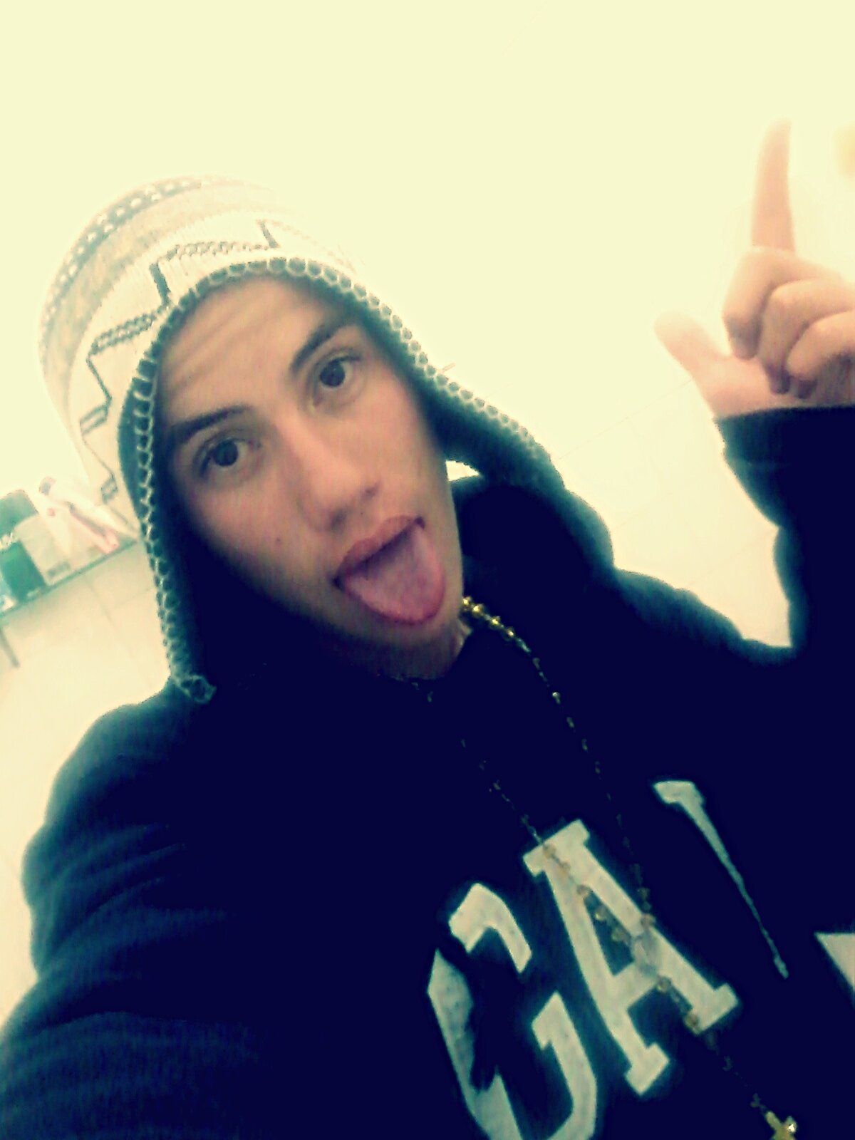 kekesantoos_'s profile picture. Nunca se ache demais, pois tudo que é demais sobra, tudo que sobra  é resto, tudo que é resto é LIXO...