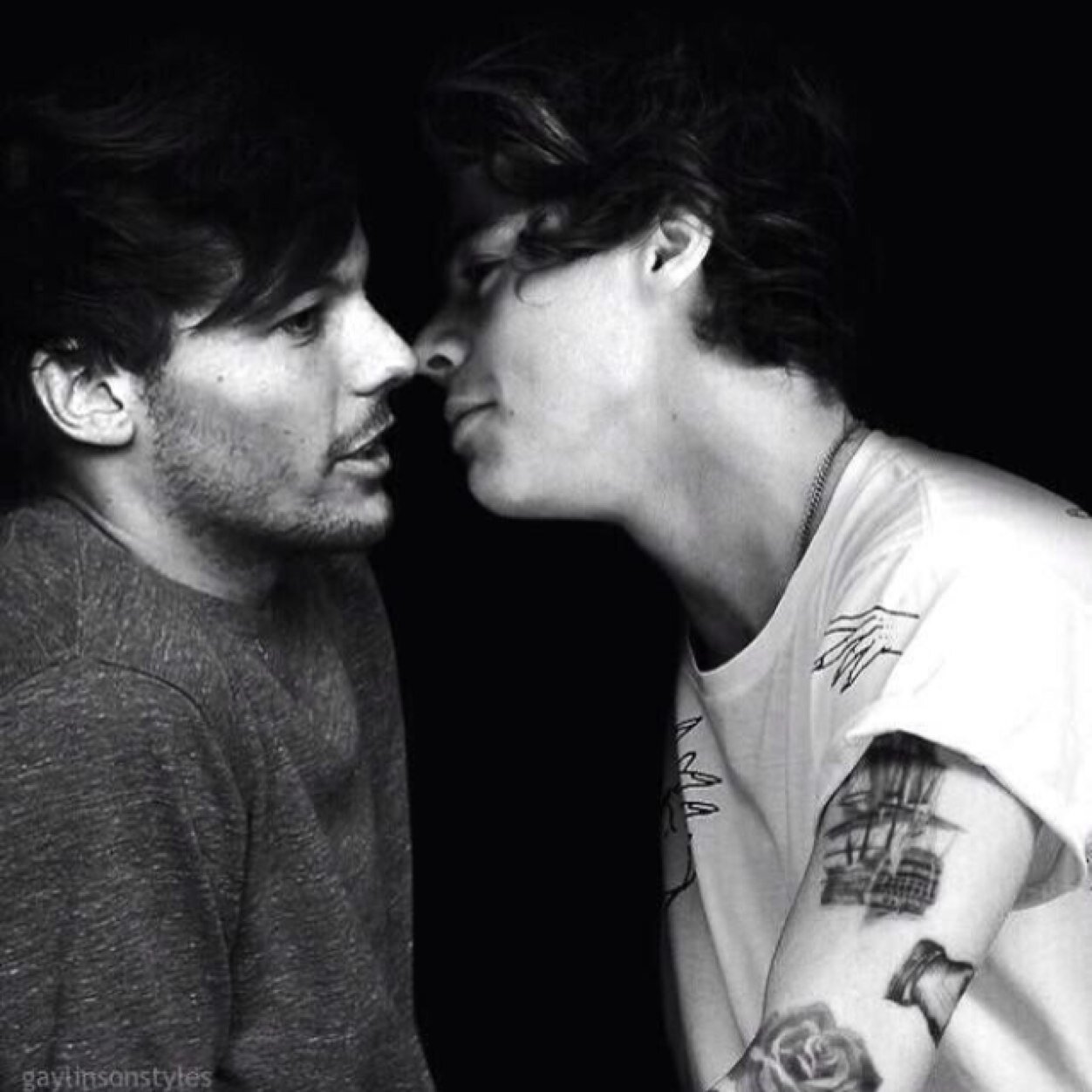 This is my official twitter to Larrysfool wattpad page! http://t.co/GZG7yNtJoz