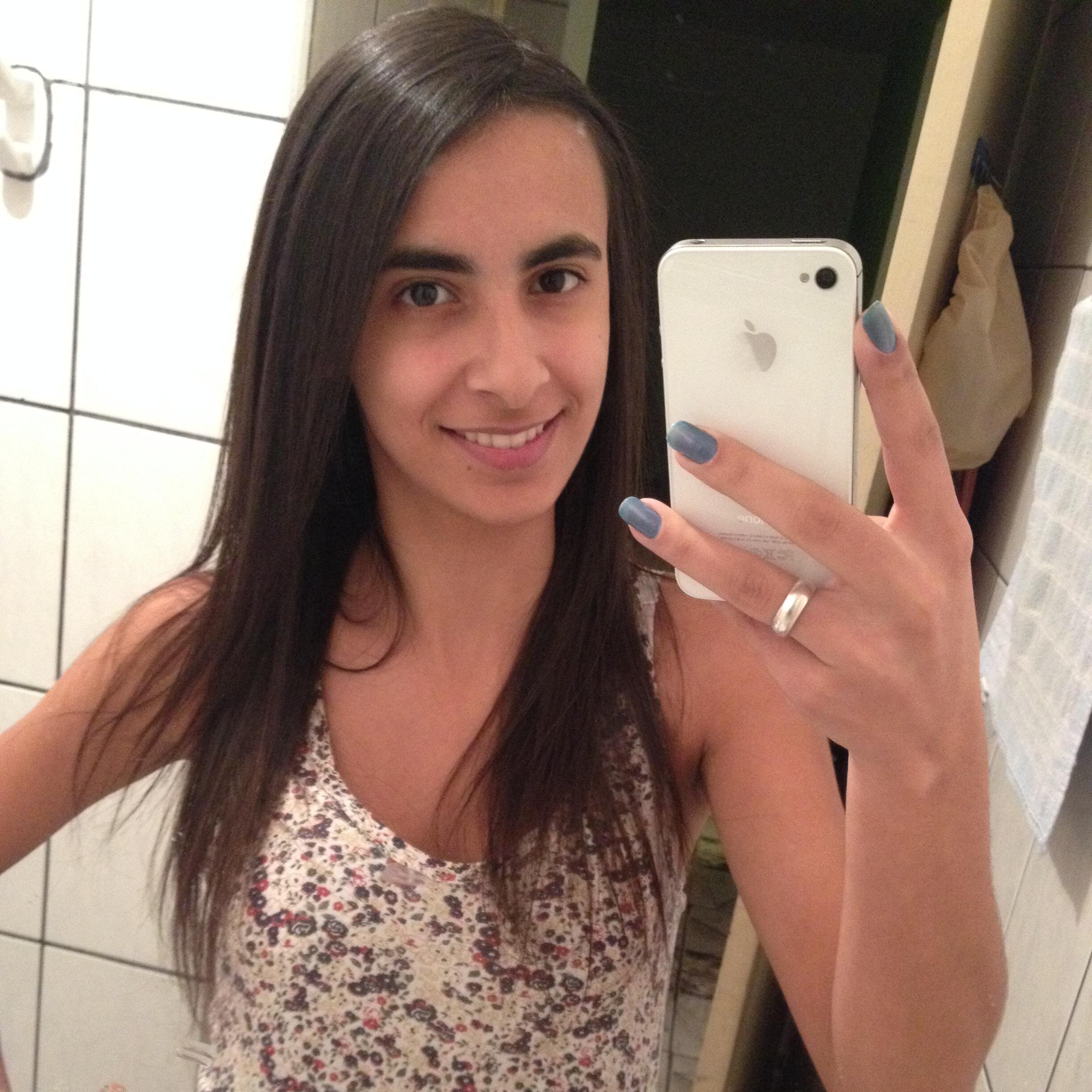 Mayara Dias , 19 anos, moro em São Paulo . APaixonada pelo meu amor Rafael , Corinthiana com muitoo orgulho ,... Agora eé com vc ! Seguee e divirta-se