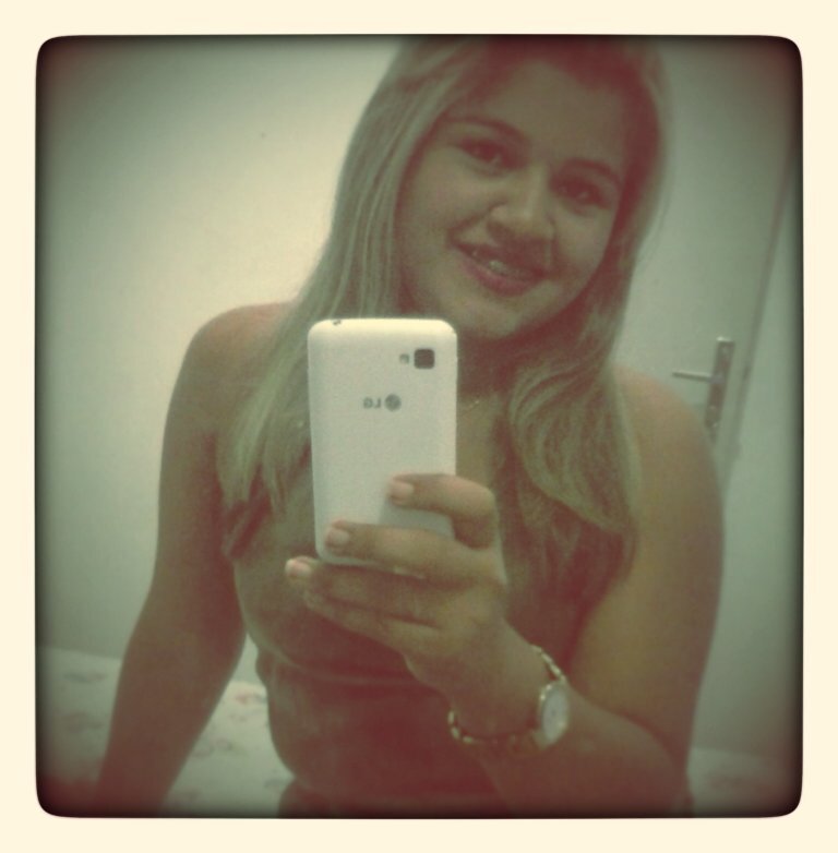 sou  nordestino ,sou quadrilheira ,sou torcedora do vasco ,sou comprometida :com:welllinton de mello que é meu amor,sou simcera e ñ  mim deixo  vencer por qual