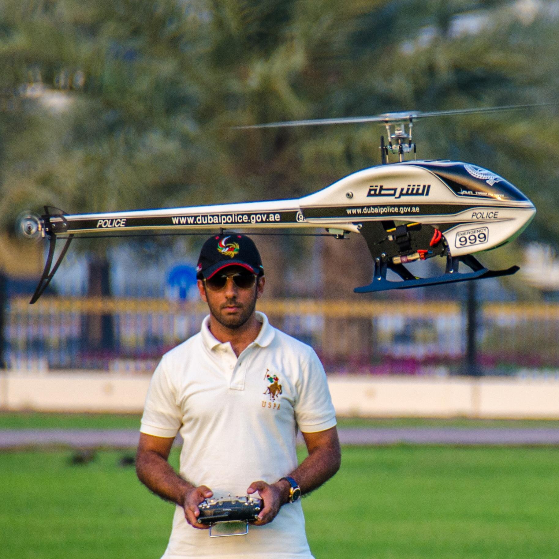 profisional RC Helicopter pilot .. my Instagram : tareqalsaadiuae طارق السعدي من مواطني دولة الأمارات الحبيبة