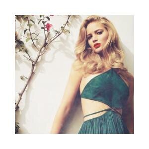 petitioning to make jennifer lawrence queen of the world