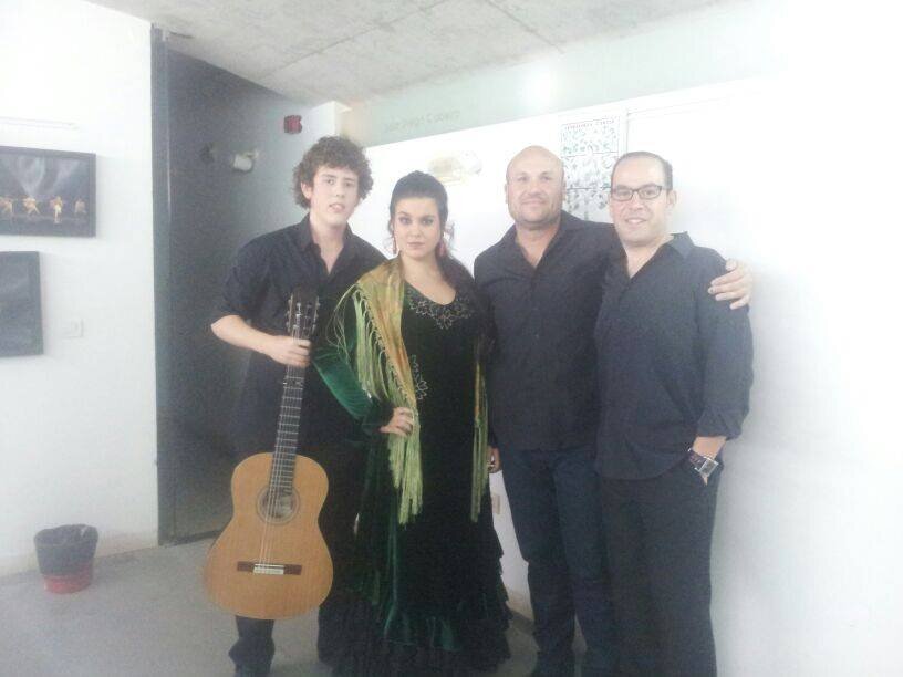 Grupo Flamenco de Morón de la Frontera.// Más información: olicalgrupoflamenco@gmail.com// Teléfono contacto: 651628252 - 630552119