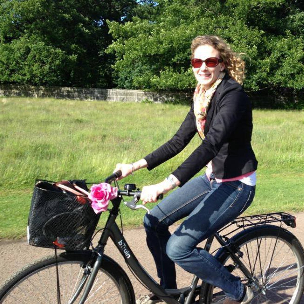 Sustainability & integrated reporting specialist 9-5 @DeloitteUK . Gin loving, exercise adoring cake eater and Mummy all the time. All views my own ;-)