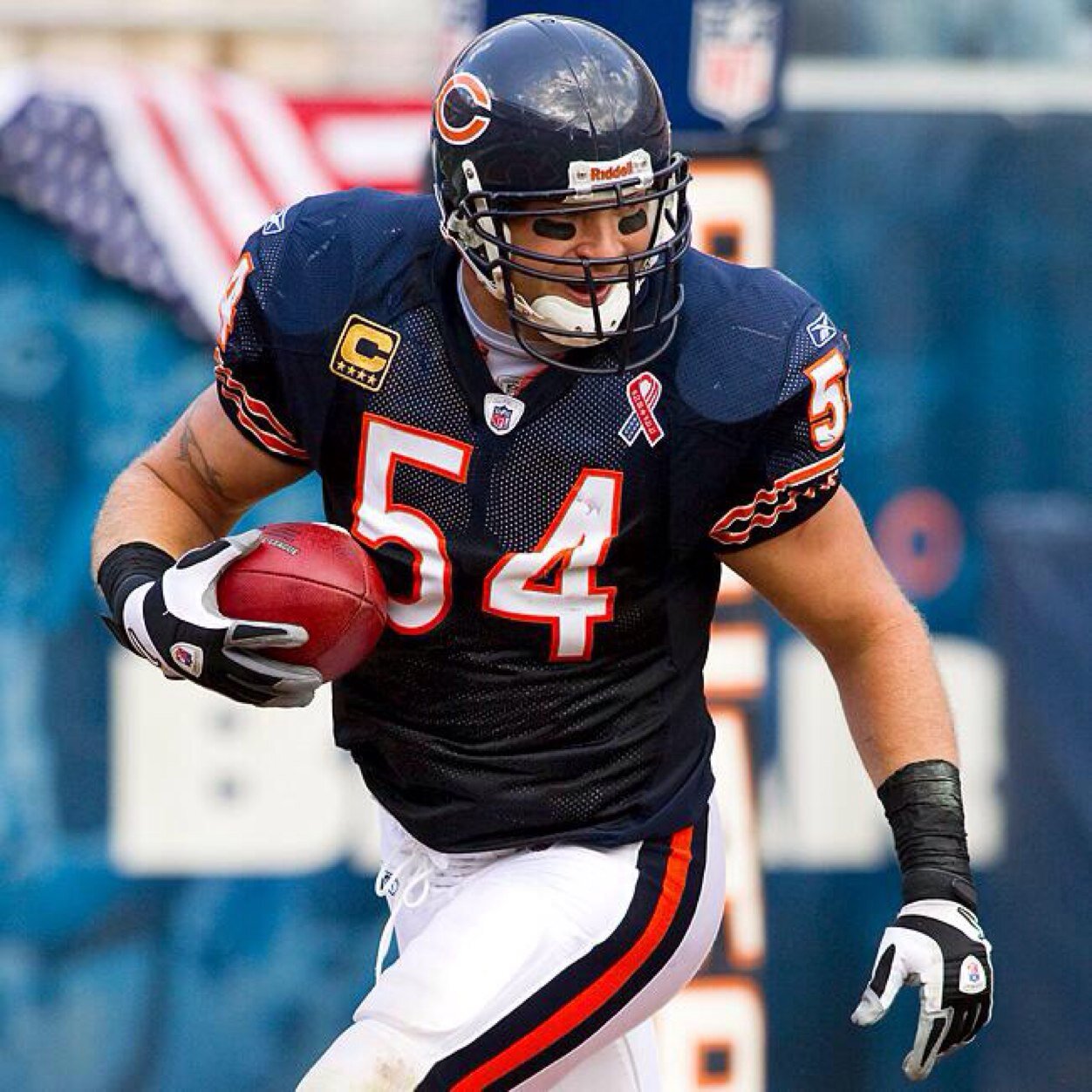 Big NFL fan from England but of Irish heritage. huge fan of Da Bears! #BearUp! Also fan of Cubs and Bulls!