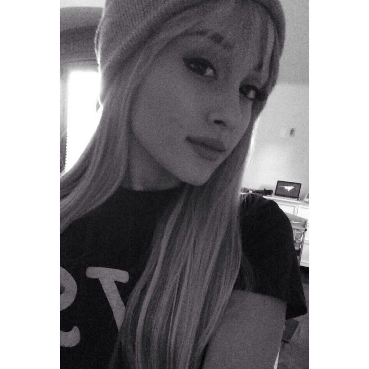 follow @kidrxuhlgrandes and rt the link