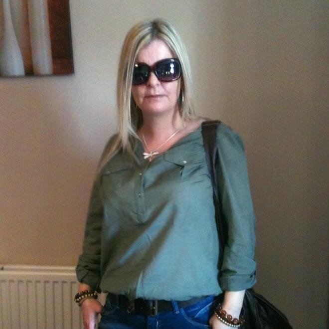 mum to four, works at morrisons, age 44, enjoy spending time with my kids and grandkids lifes perfect. lives in leeds, west Yorkshire.