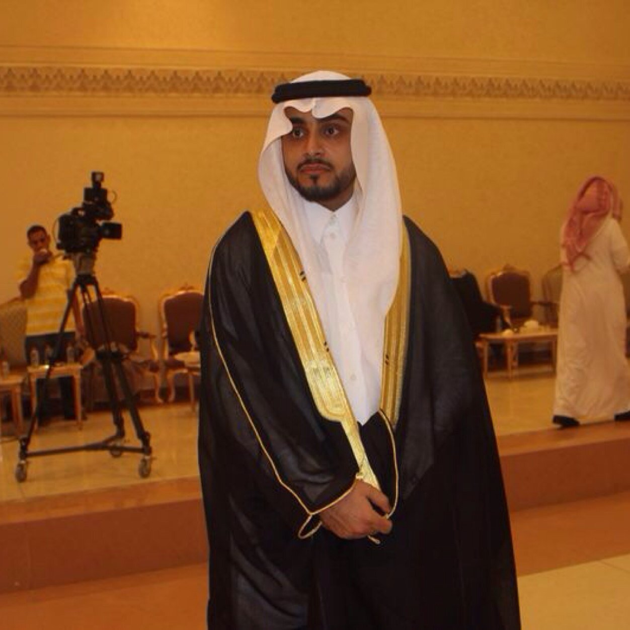 خريج من كلية الاعلام والاتصال من جامعة الامام .. مهتم بالرياضة والشعر والتاريخ والفن والادب ( كل شي )
