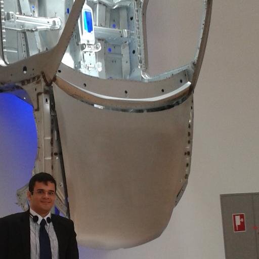 Doutor em Engenharia Mecânica, Mestre em Ciências, Engenheiro, reside em Espoo, Finlândia, natural de Campo Grande - MS.