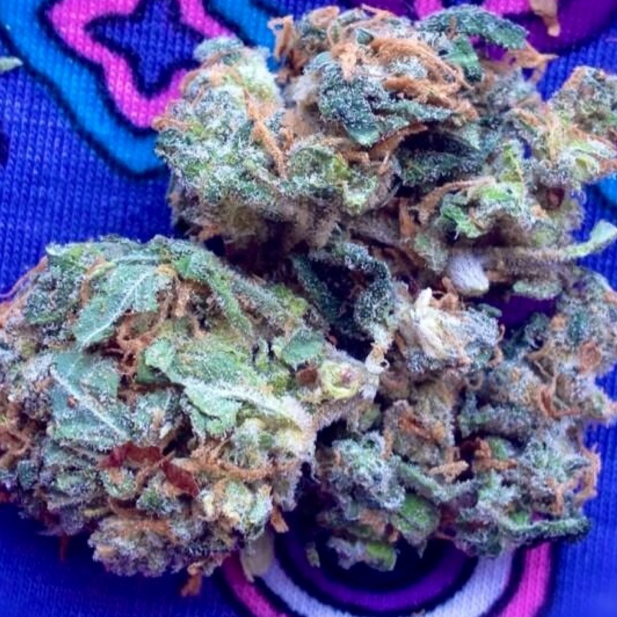 Music & cannabis. Follow the creators; @TRILLUMINAZTY & @TokingQueen; We are #THCFamily