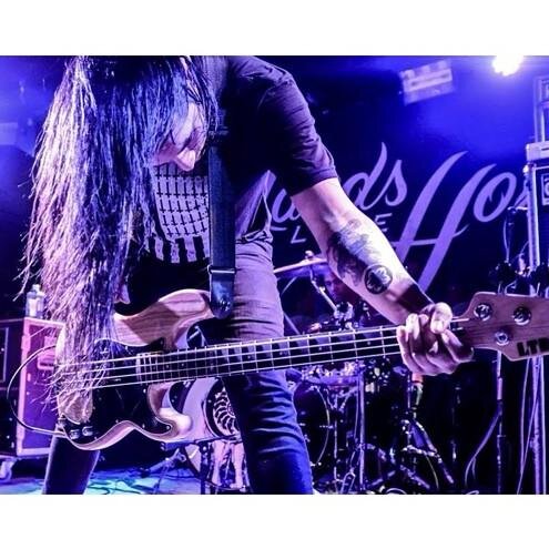 straightedge63's profile picture. Edge.
Stay True.
@thearsonchoir.
@travelsizedk ♡.
Cassetta