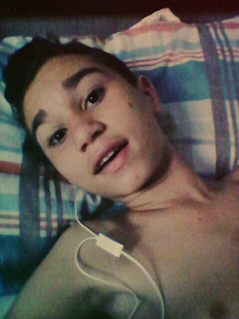 nome : Dougllas Neves
Idade : 14 anos
BeyHive
Navy 
BoyArianator