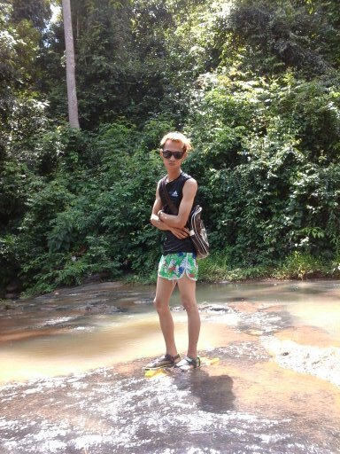 chanc2r's profile picture. Each mOrning as I awaken yOur the reason I smile,,yOur the reAson I lOve...

whO ever lOved that lOved nOt at sight