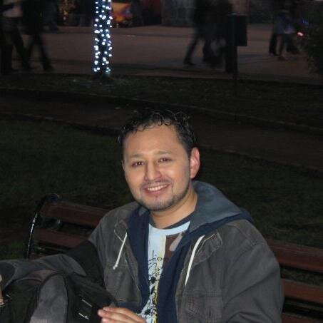 Vivir, ver la luna donde radico mágicamente mis escritos Bajo un volcán de estrellas maravillosas en donde nace mi esperanza de mirar hacia mi constelación.