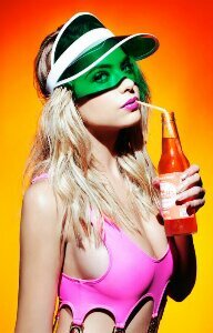 DineroManiaca, me gusta el Dinero mas que la vida, alcohol, droga, sexo, de eso se trata mi vida.La vida es una sola y hay que disfrutarla.