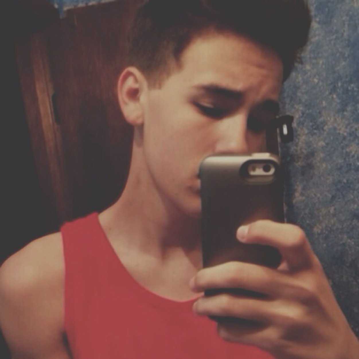 follow @whitesidesdaily or I will unfollow you thanks ¡