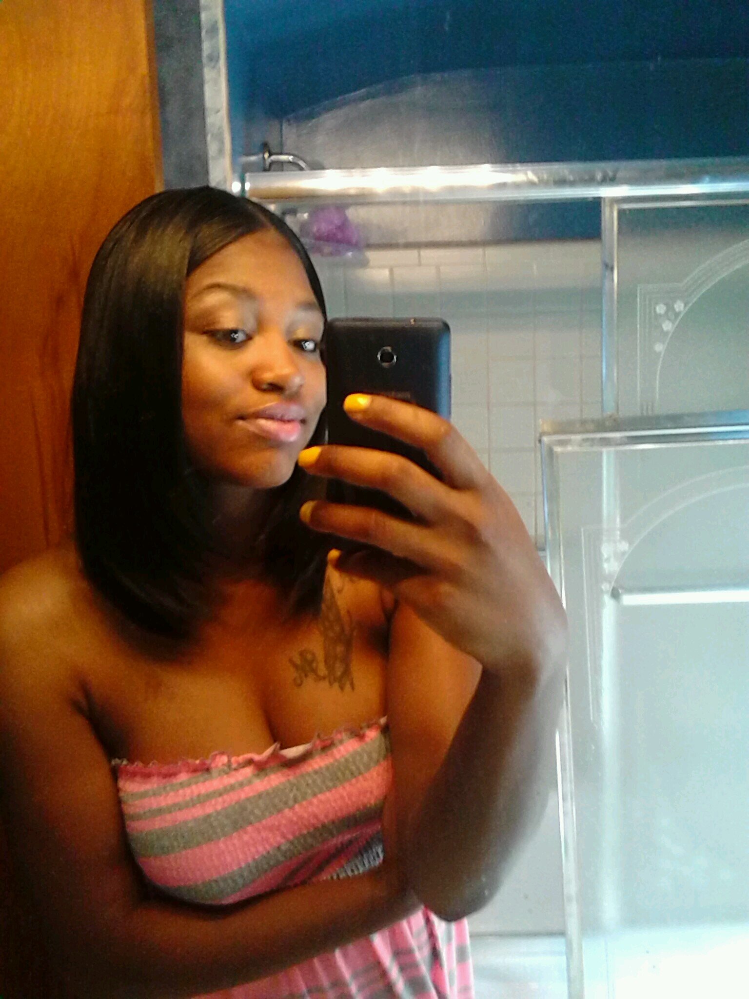 Its alot niggas so dnt stress ovr 1.
#TeamDimples, #TeamCarmel, #TeamGudHair, #TeamReal, #TeamCBH(cash before him), #TeamMixed, #TeamMoneyIsEvrthng.