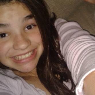 huaiiiii segue intagram camili vitoriaa 
fb... camili vitoria konig
menina esperta com o tom apaixonante(8'