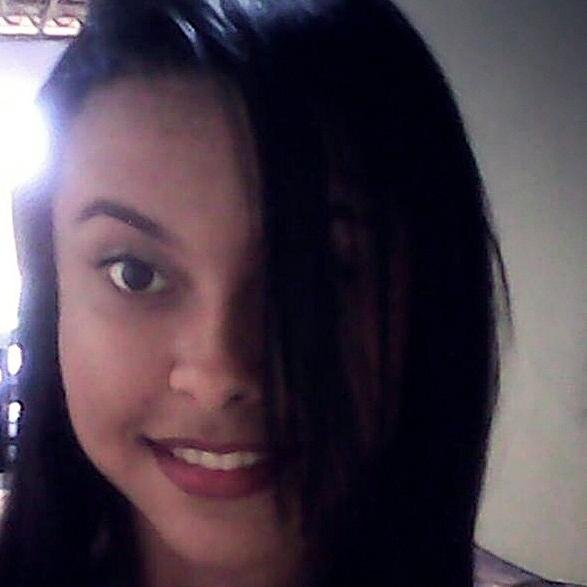 Ela não é o tipo de mulher que se entrega na primeira
Mas melhora na segunda e o paraíso é na terceira...♪