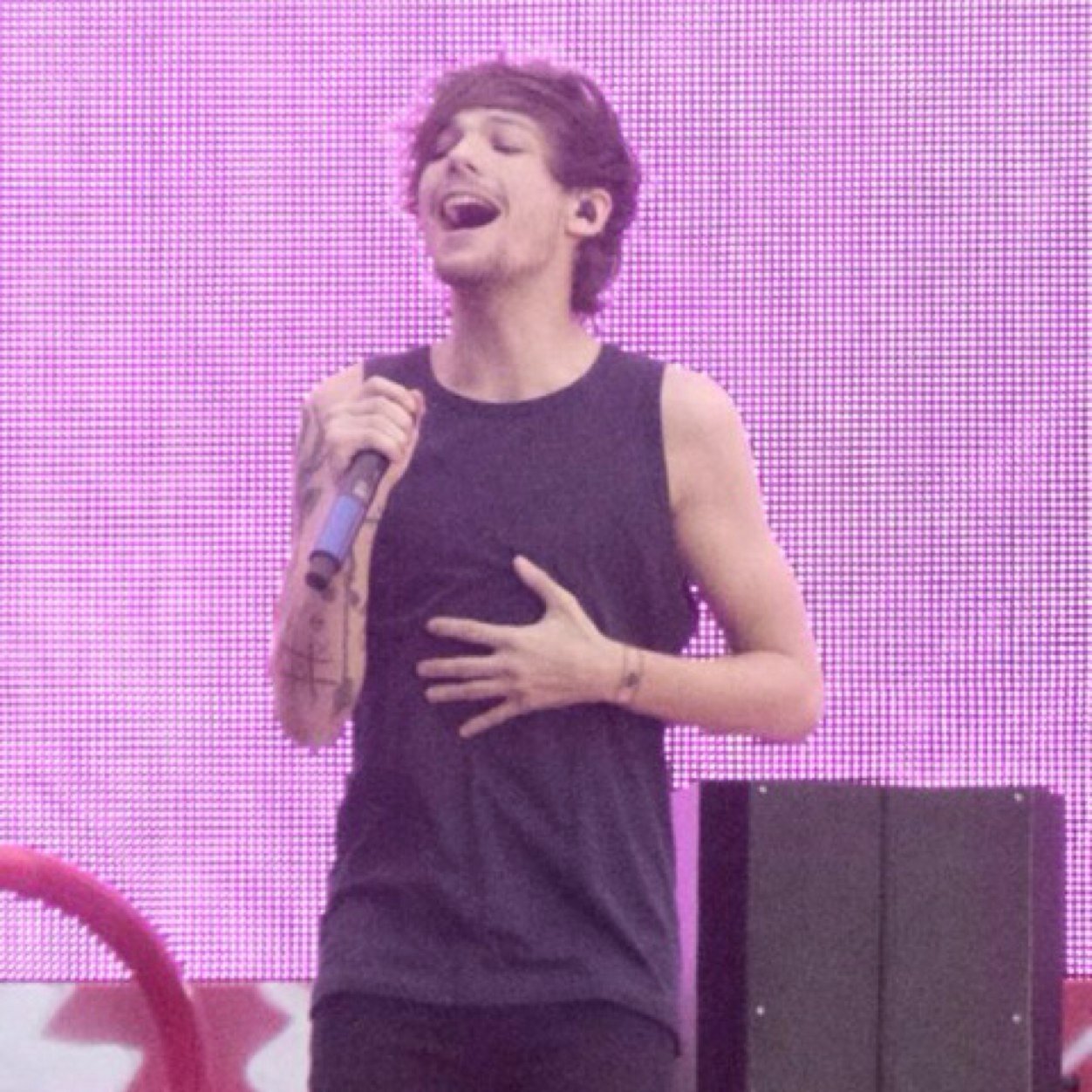 you just recieved a Free follow from @babyfuentesx ! Please follow her to keep this follow ! SHE FOLLOWS BACK Lots of Love xx