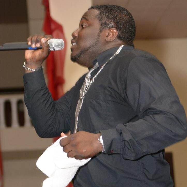 Am a young gospel minister through music, doing my thing 4 God and God alone.