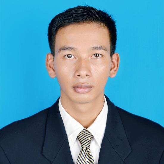 Student of journalism Don Bosco Kep, Cambodia. Interested in web development. Cameraman.