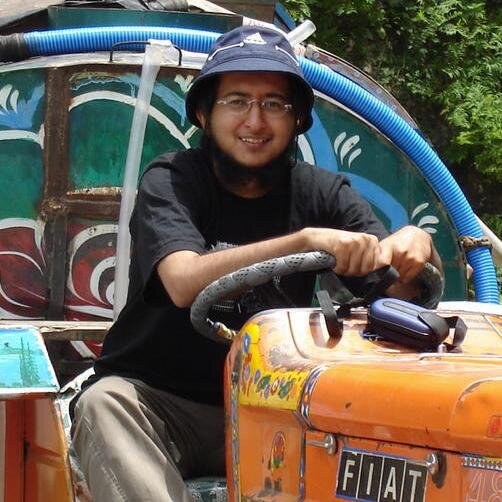 Food lover, striving Muslim, gadget freak, Agtech specialist, project & product manager. Critiques technology, economy, industry.