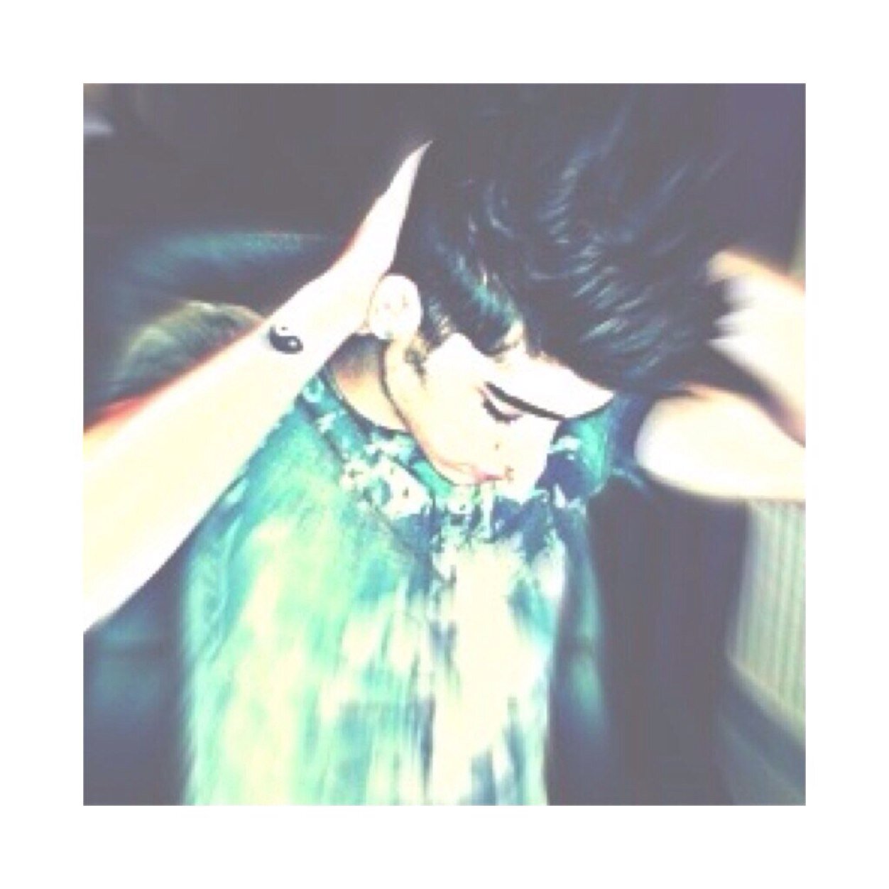 ask for a follow back on @raybanzouis